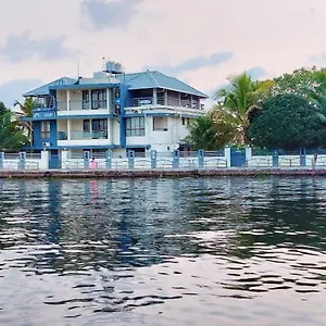 resort-captains-cabin-backwater.hotels-alappuzha.com/